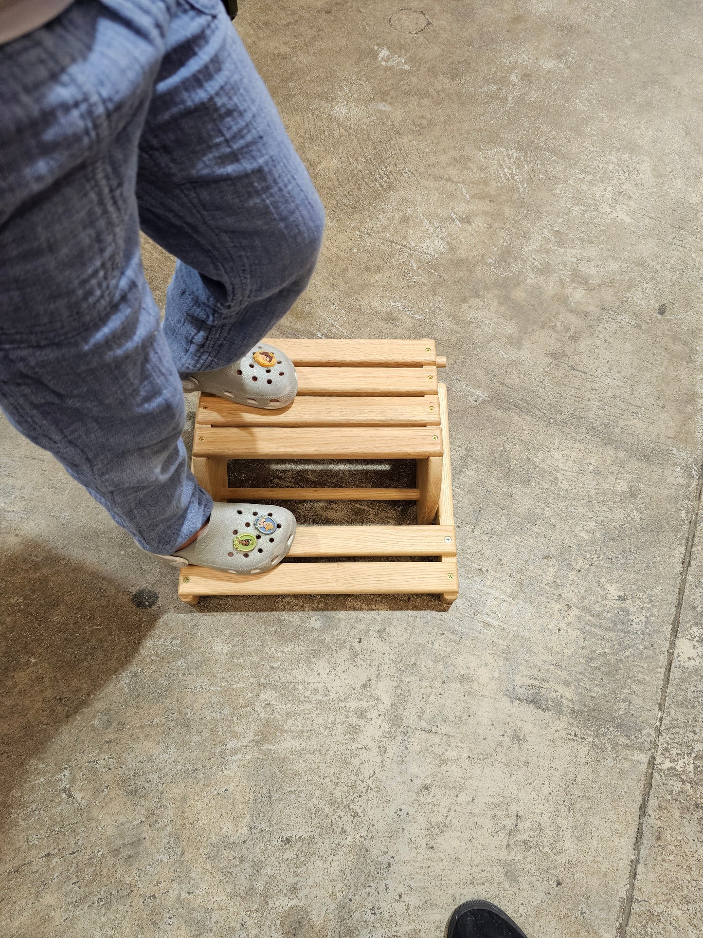 Oak Sit & Stand Stool – Light or Medium Finish